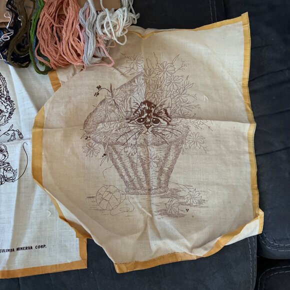 Ruth Hohhead Cat Needlepoint Kit - 2 Panels With Yarn & Instructions - Picture 4 of 5